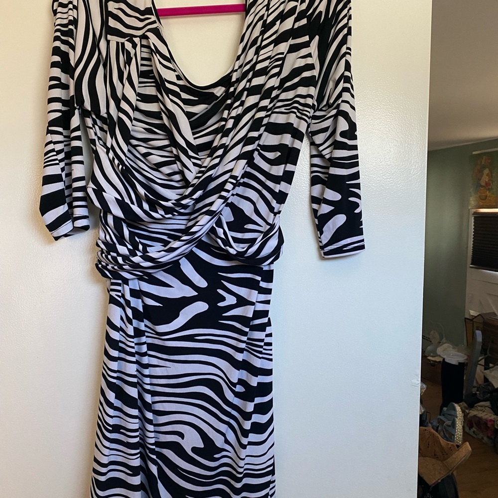 Argenti black and white stretchy dress